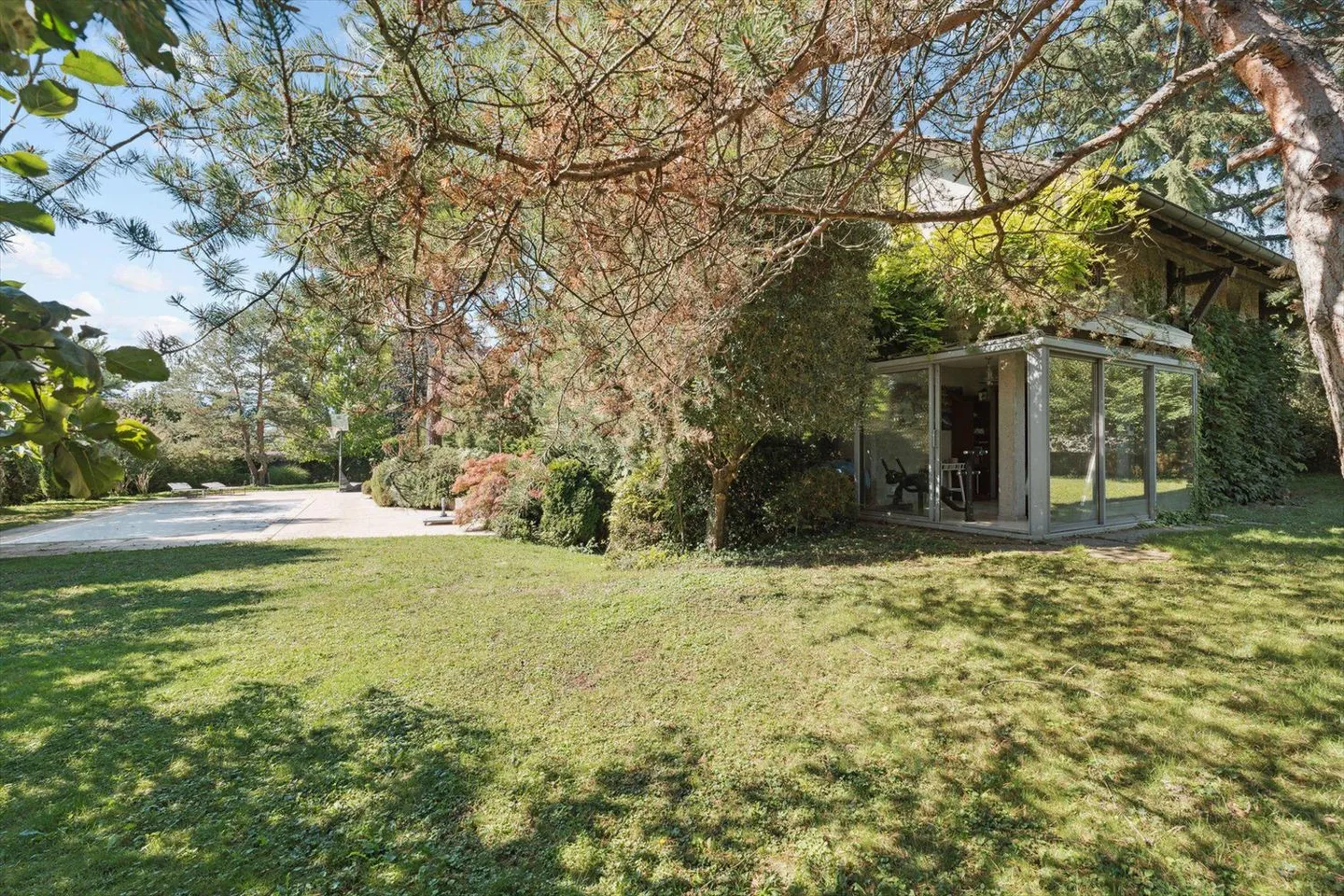 Elegante casa familiare nel cuore della campagna ginevrina - Foto 2 di 10
