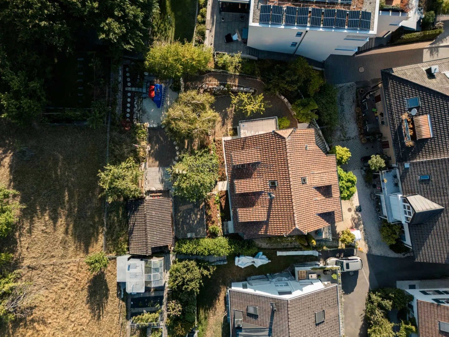 Spacious 6.5-room single-family house with dream garden in Wettingen - Photo 11 of 13