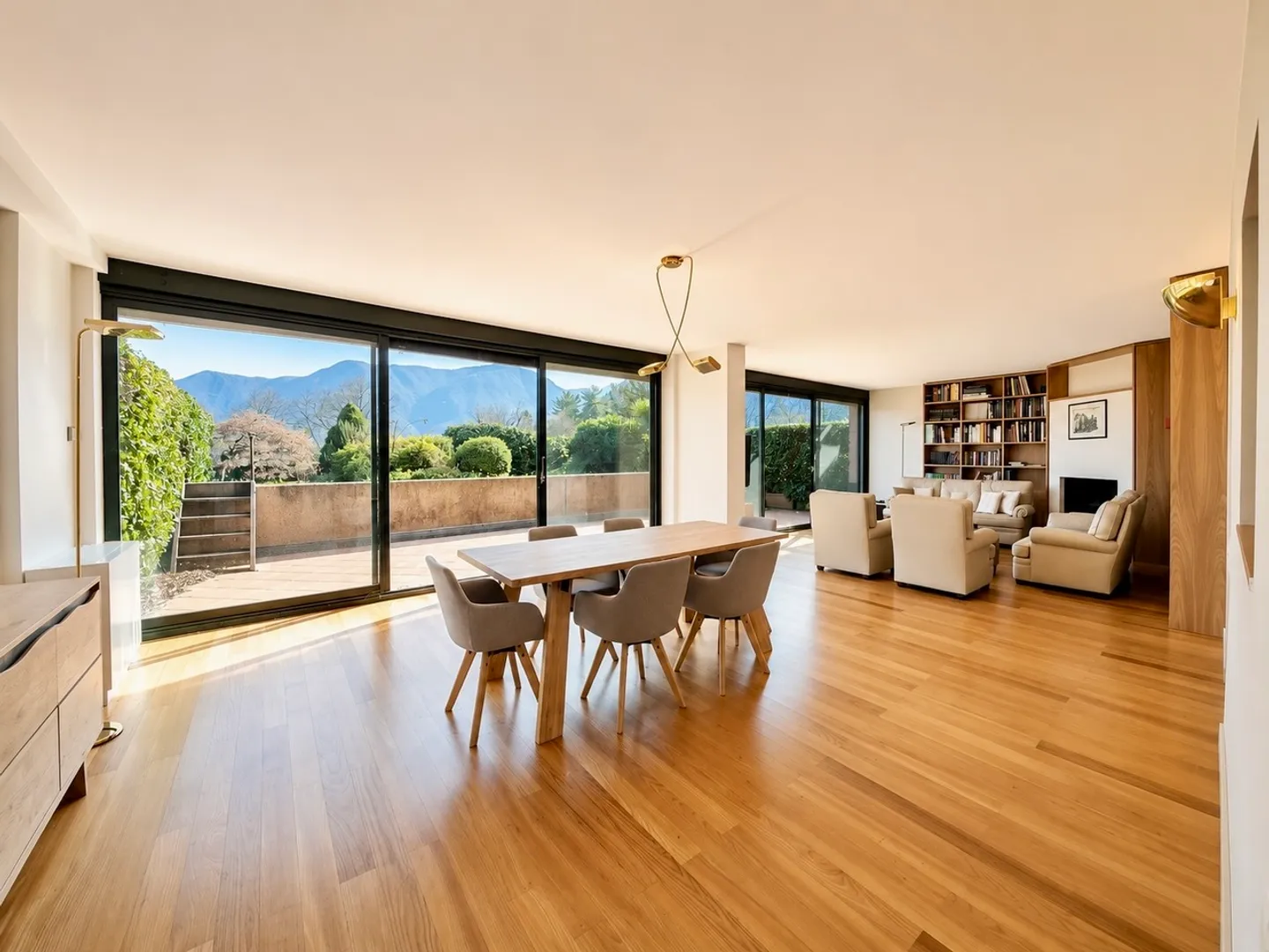 Appartamento elegante con giardino privato - Foto 3 di 9