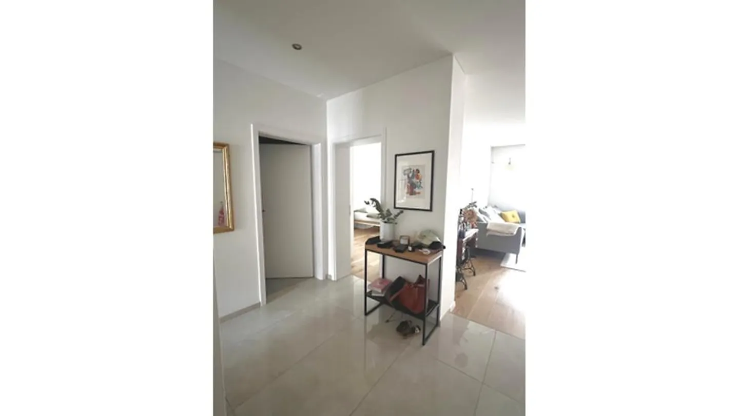 APPARTEMENT 3½ PIÈCES À ZURICH - DISTRICT 3 WIEDIKON, MEUBLÉ, TEMPORAIRE - Photo 3 sur 7