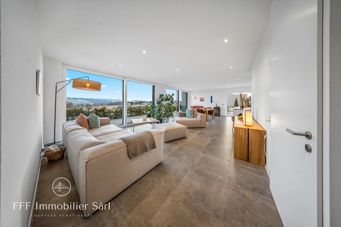 Magnifica casa dal design contemporaneo - Foto 9 di 24