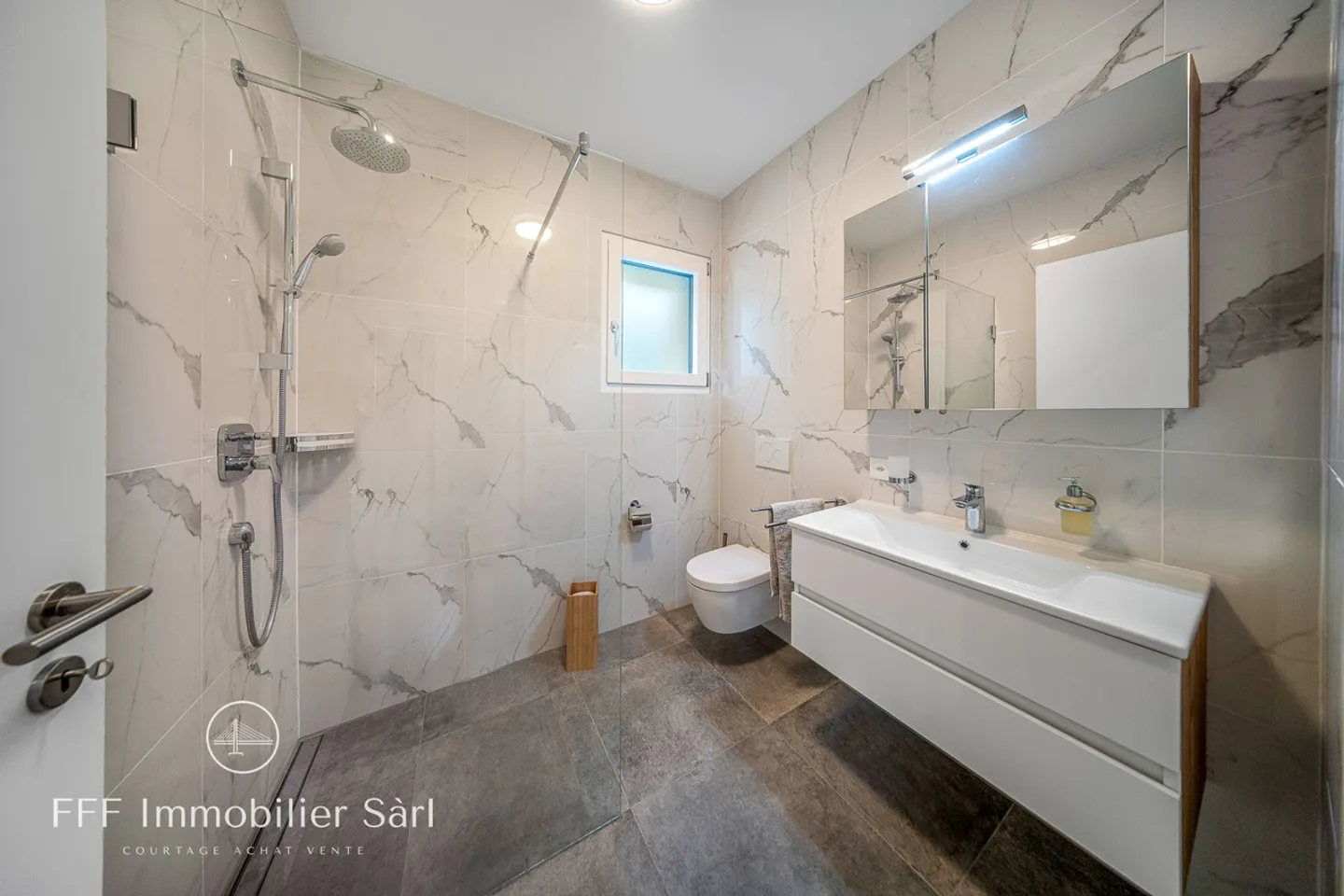 Magnifica casa dal design contemporaneo - Foto 13 di 24