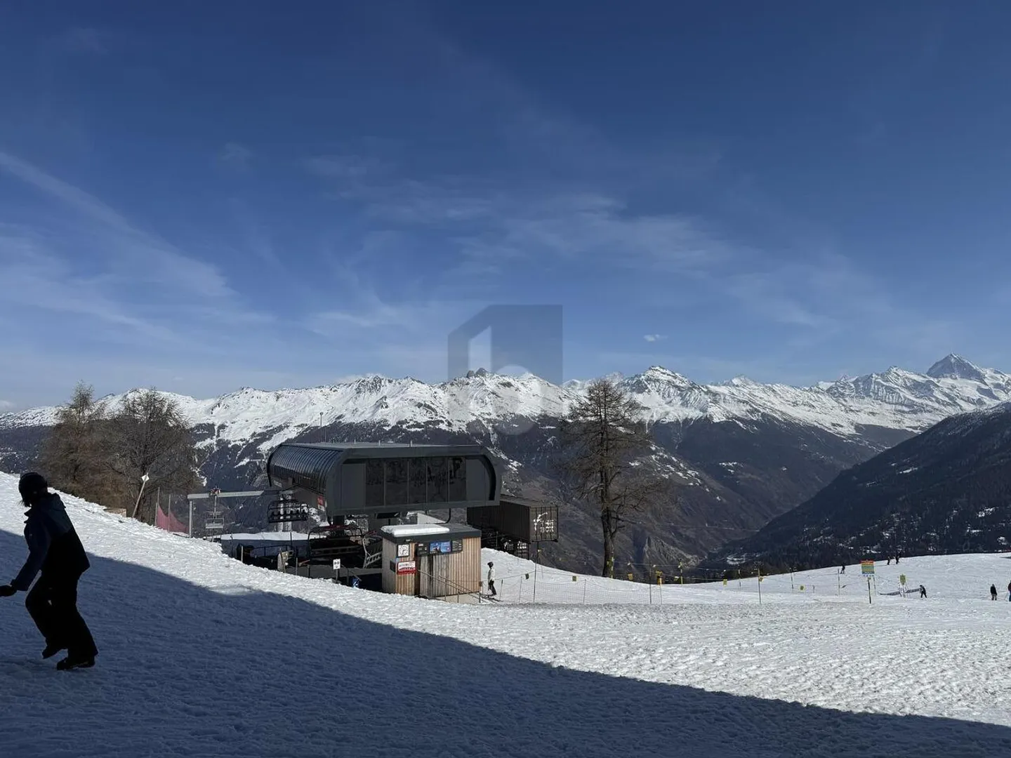 POTENTIAL IN THE HEART OF THE STATION - Photo 3 of 6