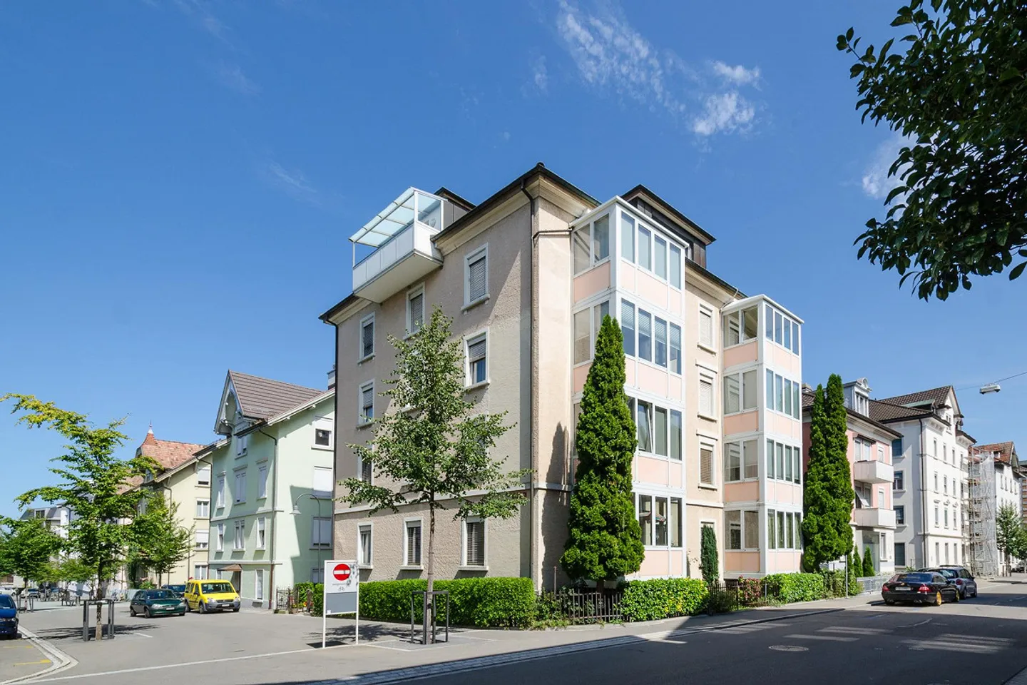 Apartment with Balcony in a Prime Location - Photo 8 of 11