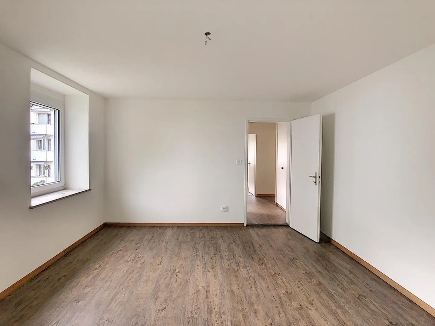 Attractive 4-room apartment in Adliswil - Photo 3 of 6