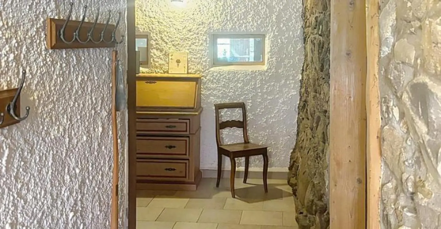 Charming Farmhouse in Broye-Vully - Photo 8 of 12