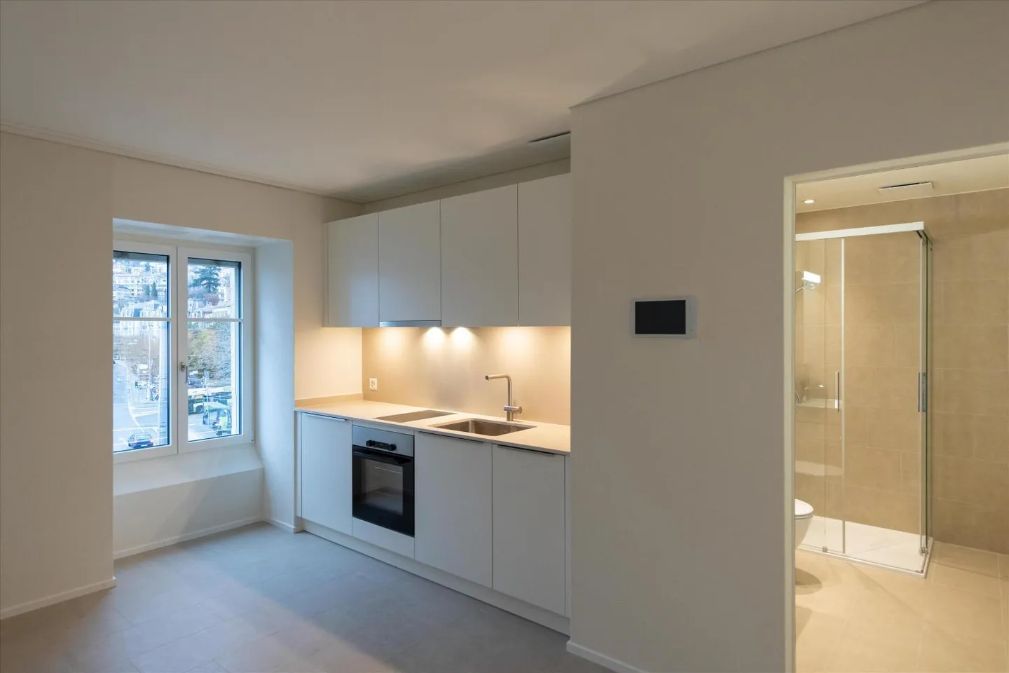 Studio luminoso vicino al lago - Foto 3 di 5