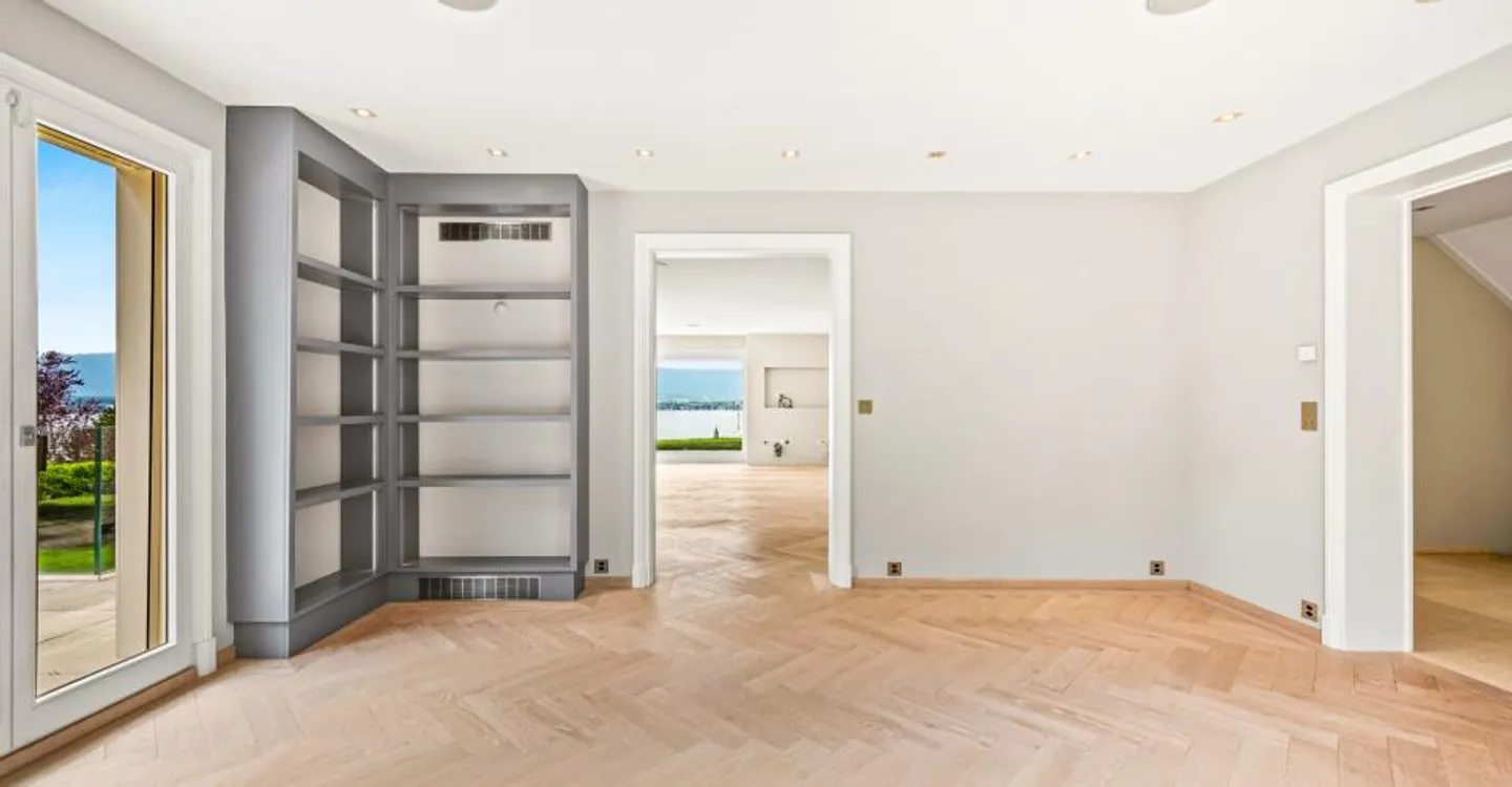 Prachtvolle Villa mit Seeblick - Foto 7 von 27