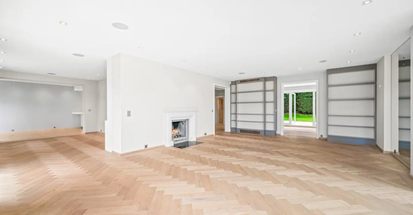Prachtvolle Villa mit Seeblick - Foto 9 von 27