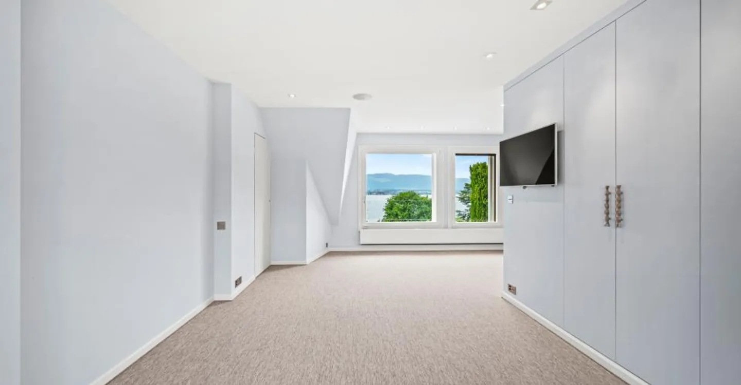 Prachtvolle Villa mit Seeblick - Foto 20 von 27