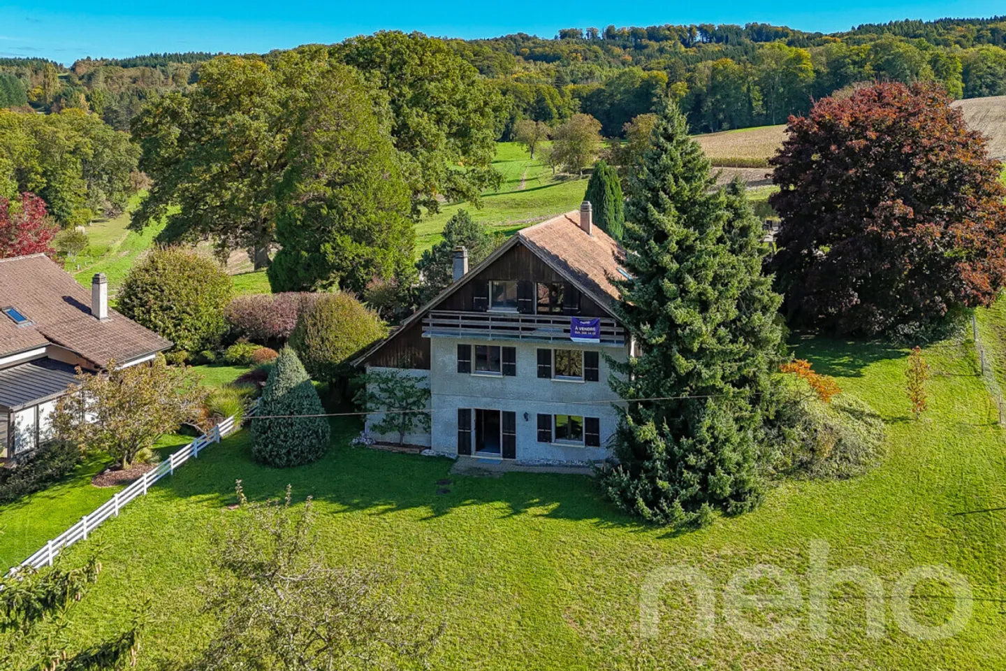 Licht, Raum und Potenzial: Charmante Einfamilienvilla mit Garten - Foto 2 von 12