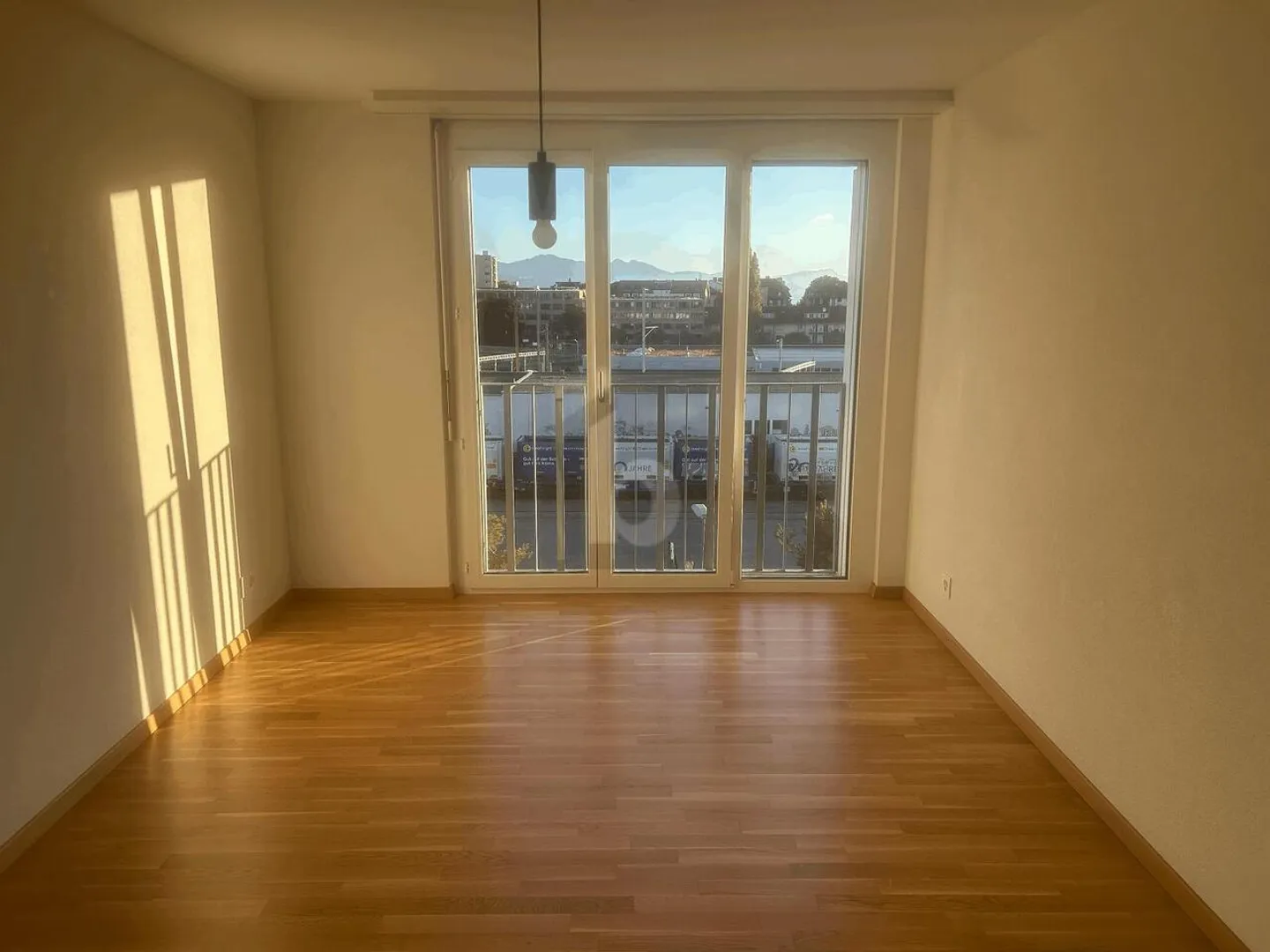 Apartment for rent - Photo 3 of 6