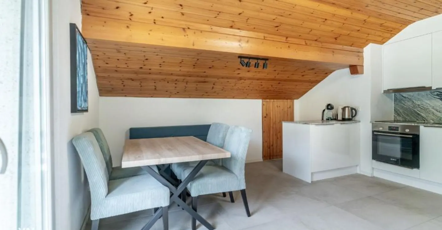 Furnished Apartment with Mountain View - Photo 3 of 9
