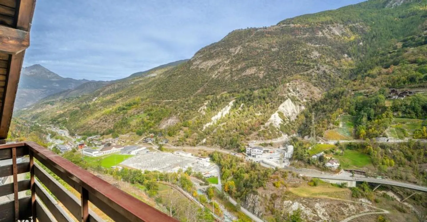 Furnished Apartment with Mountain View - Photo 7 of 9