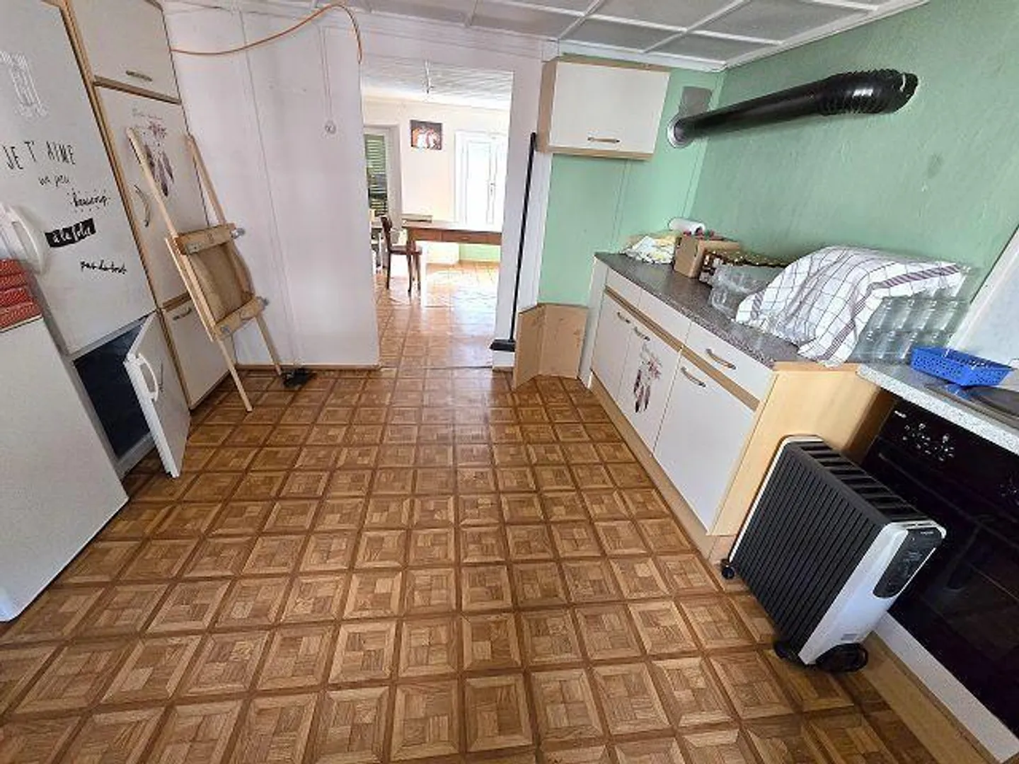 Grande casa di villaggio da ristrutturare in una posizione centrale, tranquilla e soleggiata ... - Foto 5 di 34