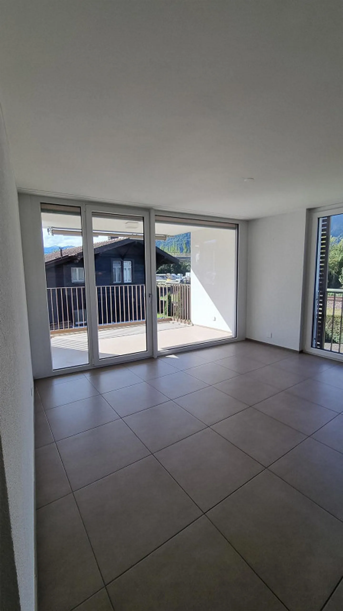 Moderne 2.5 Zimmer-Wohnung - Foto 3 von 5