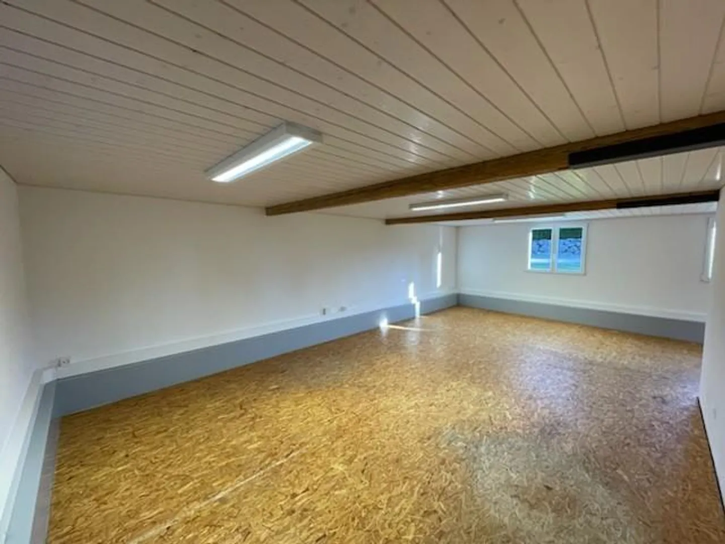 Spazio commerciale con officina, magazzino e ufficio - Foto 2 di 6