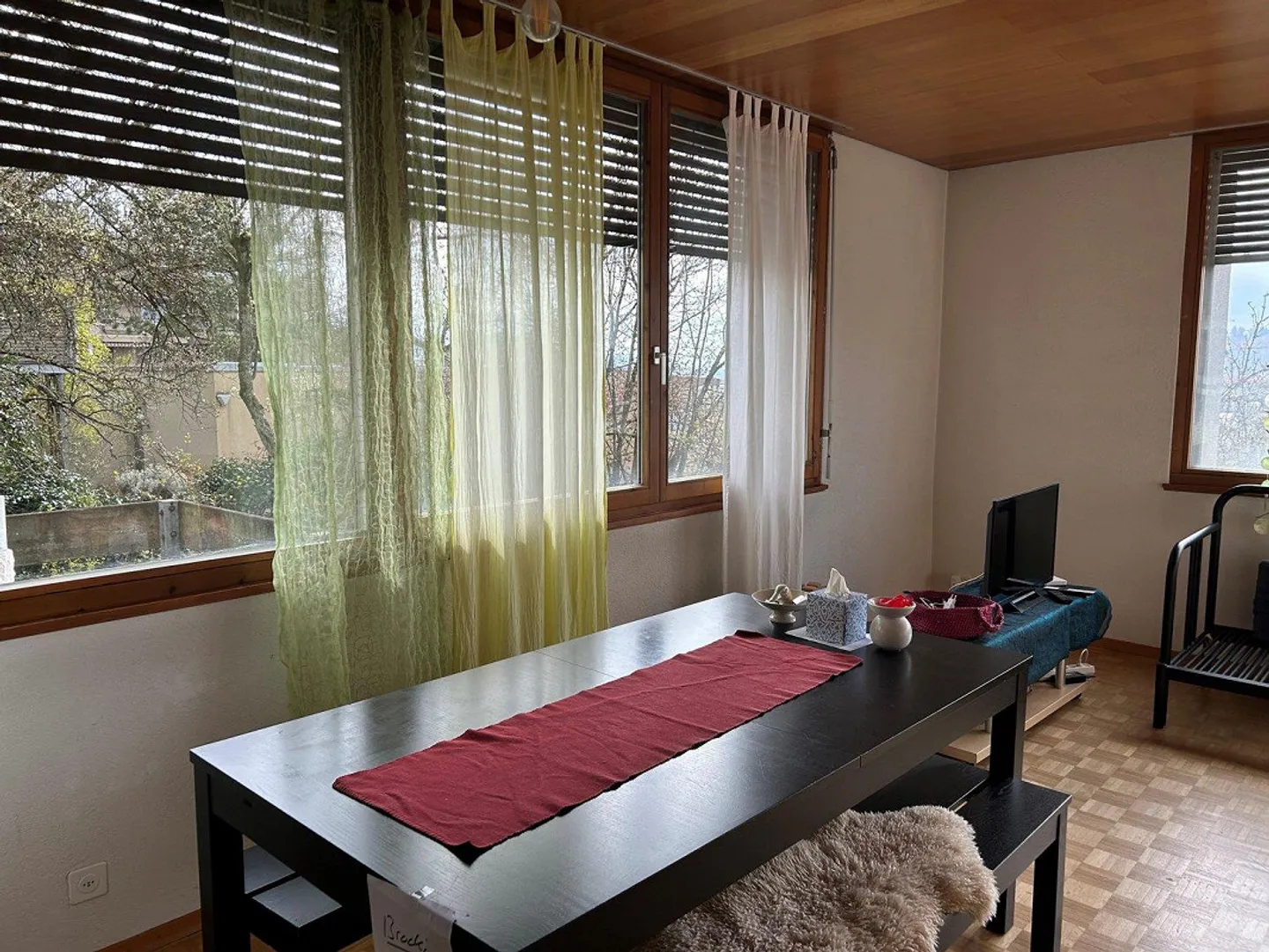 Appartamento affascinante con accesso privato in un tranquillo quartiere residenziale - Foto 3 di 10