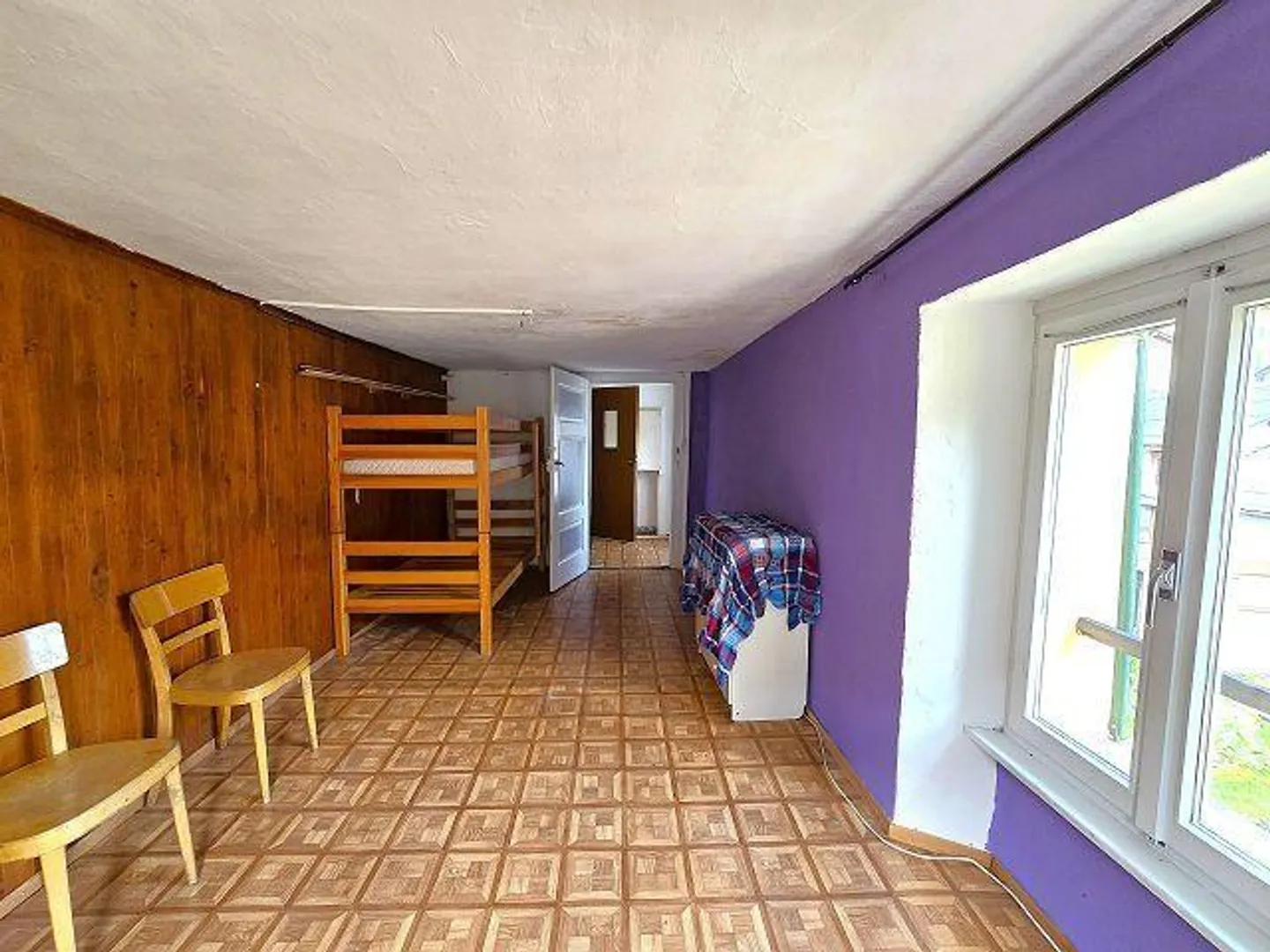 Grande casa di villaggio da ristrutturare in una posizione centrale, tranquilla e soleggiata ... - Foto 9 di 34