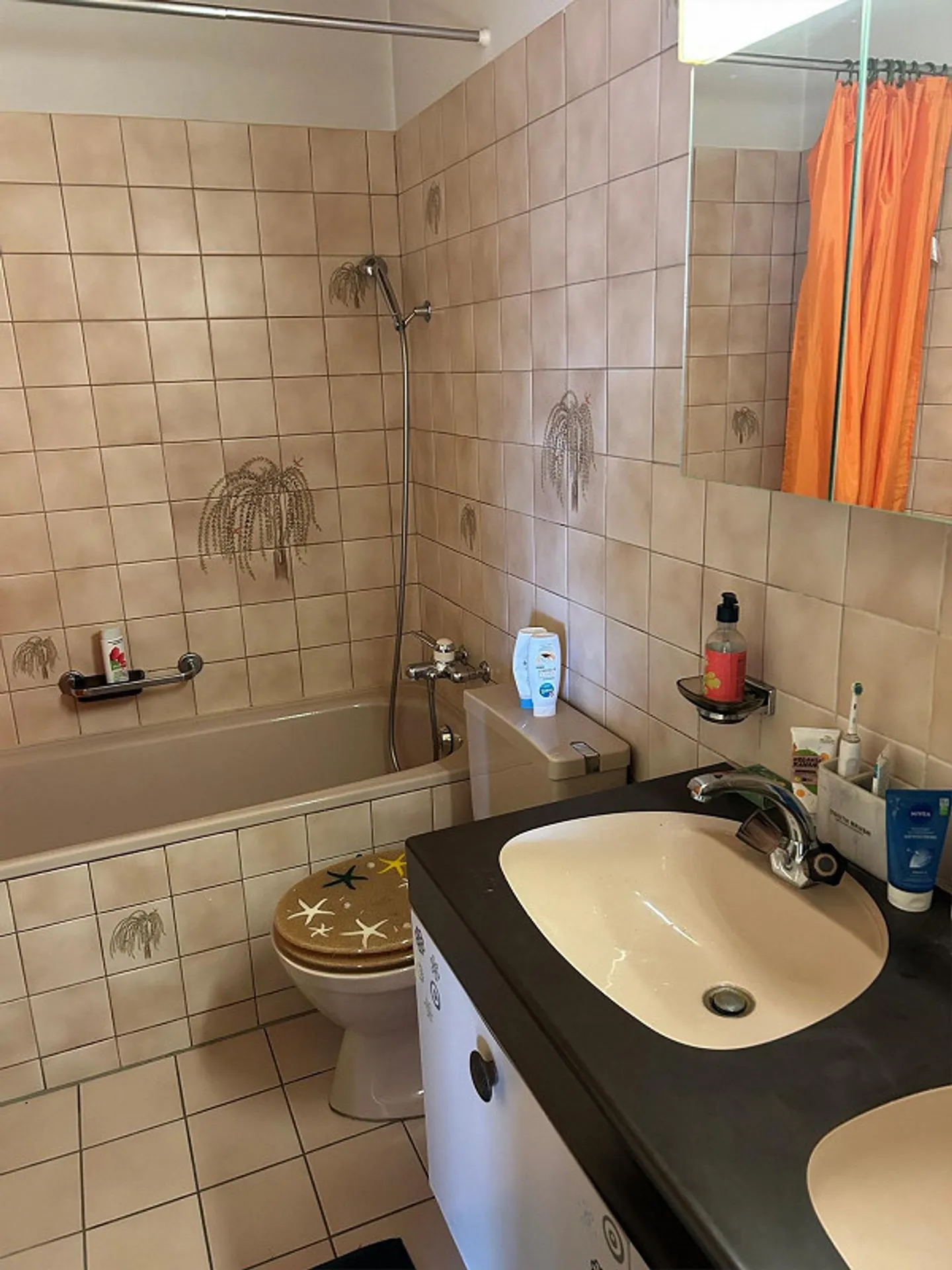 Appartamento affascinante con accesso privato in un tranquillo quartiere residenziale - Foto 4 di 10