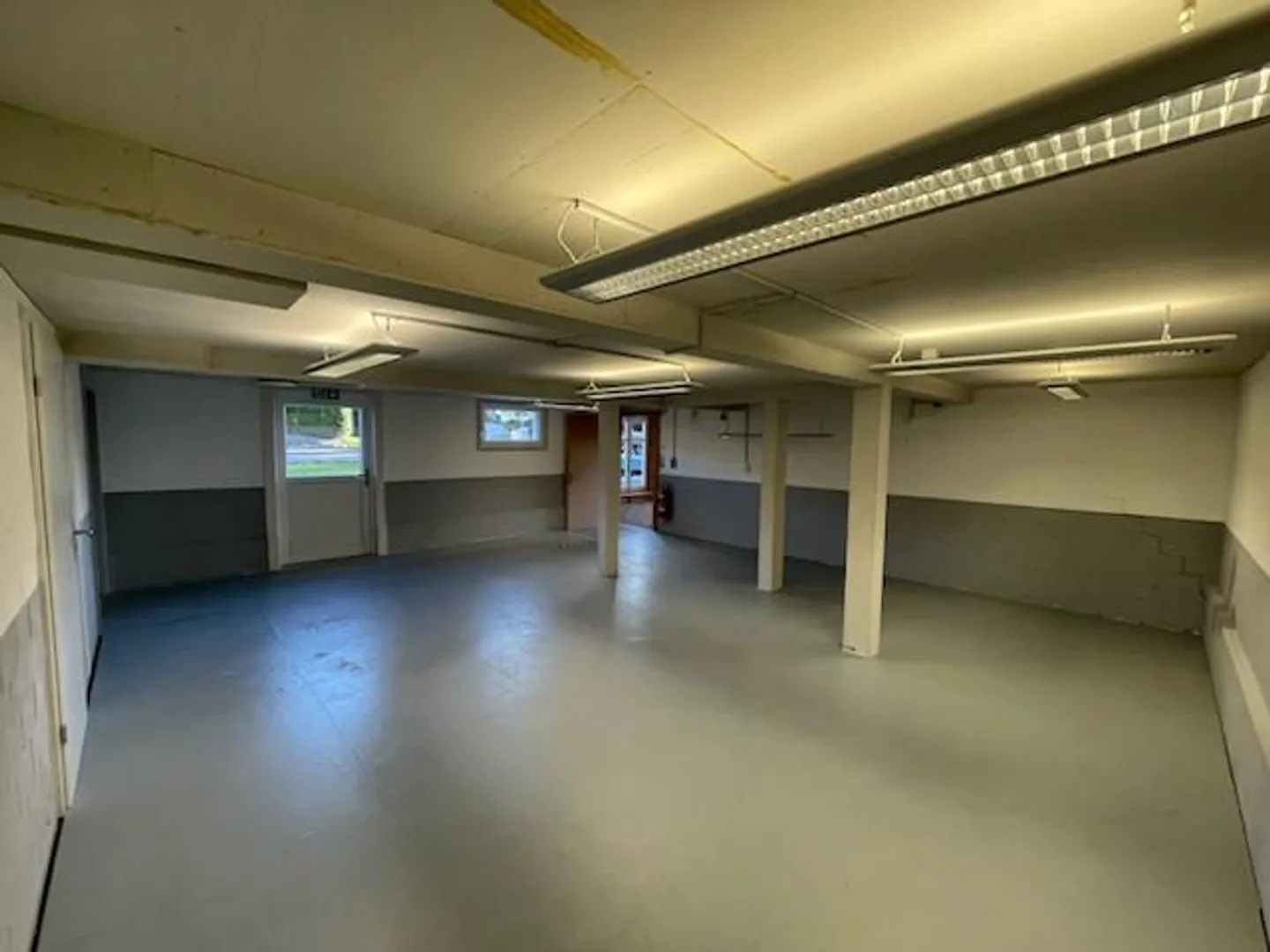 Spazio commerciale con officina, magazzino e ufficio - Foto 5 di 6