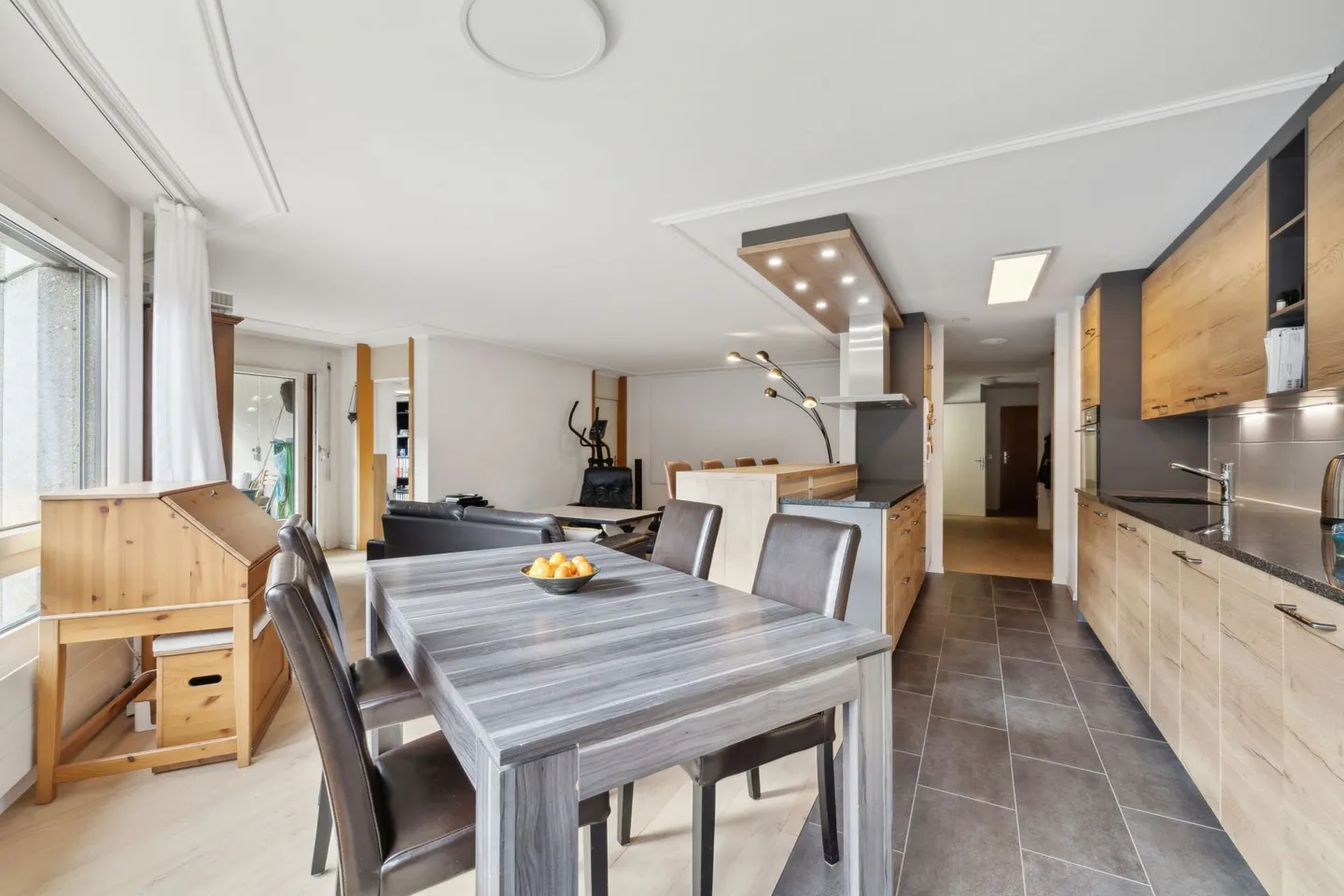 Wohnen in der Stadt: 3.5-Zimmer-Wohnung nahe dem Bahnhof Fribourg - Foto 3 von 13