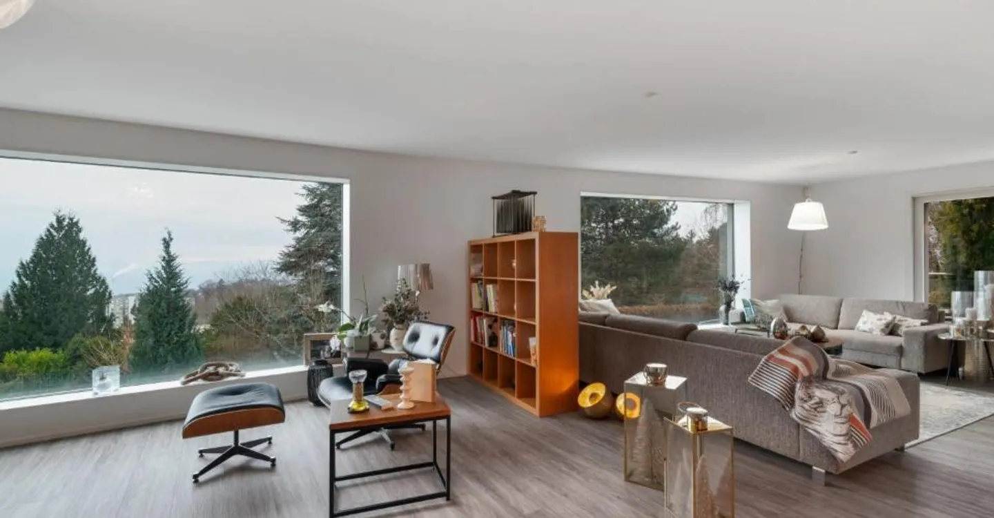 Propriété moderne avec piscine et vue dégagée sur le lac - Photo 4 sur 12