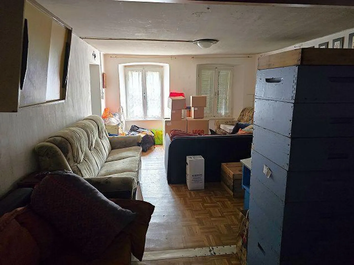 Grande casa di villaggio da ristrutturare in una posizione centrale, tranquilla e soleggiata ... - Foto 11 di 34