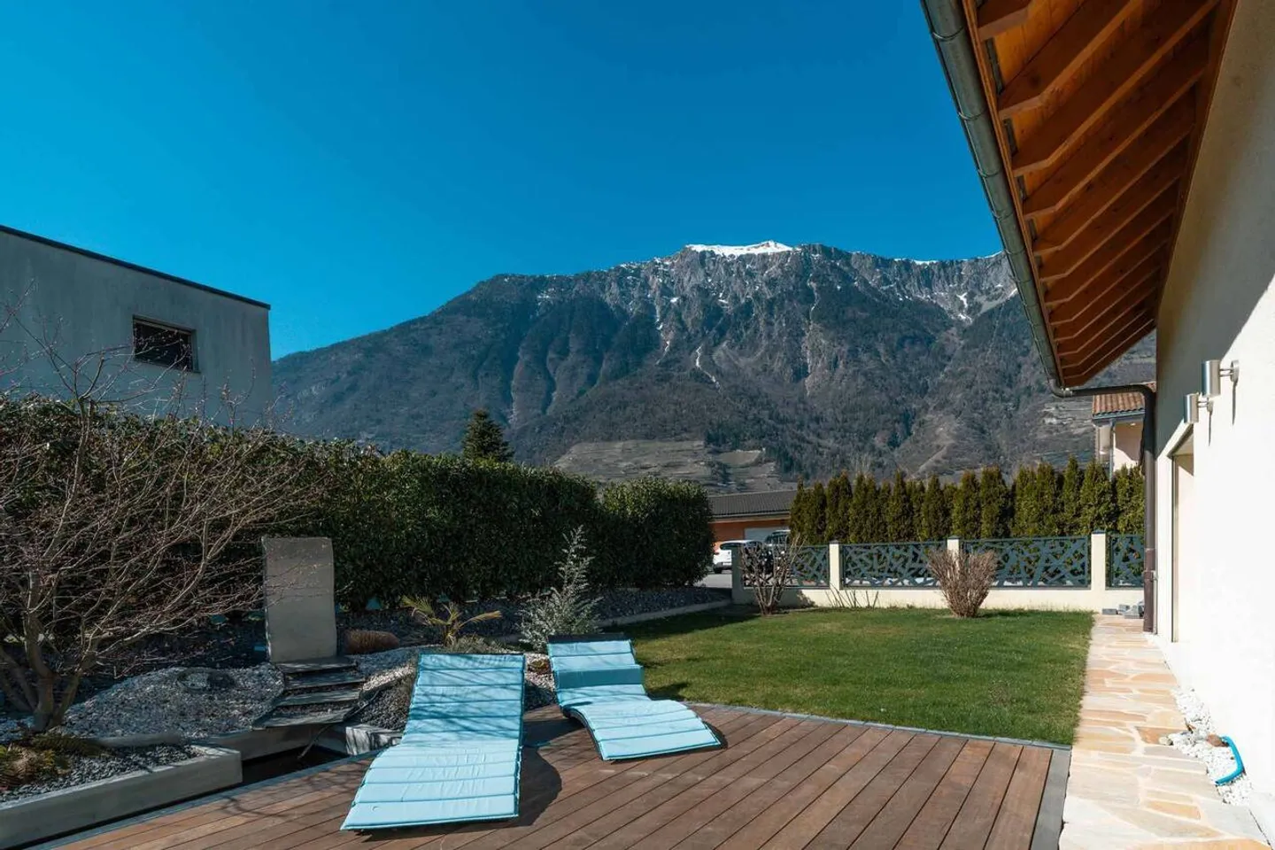 Prächtige Familienvilla mit Garten - Foto 3 von 12