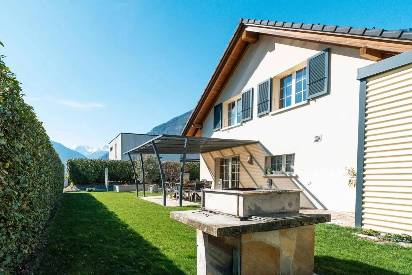 Prächtige Familienvilla mit Garten - Foto 1 von 12