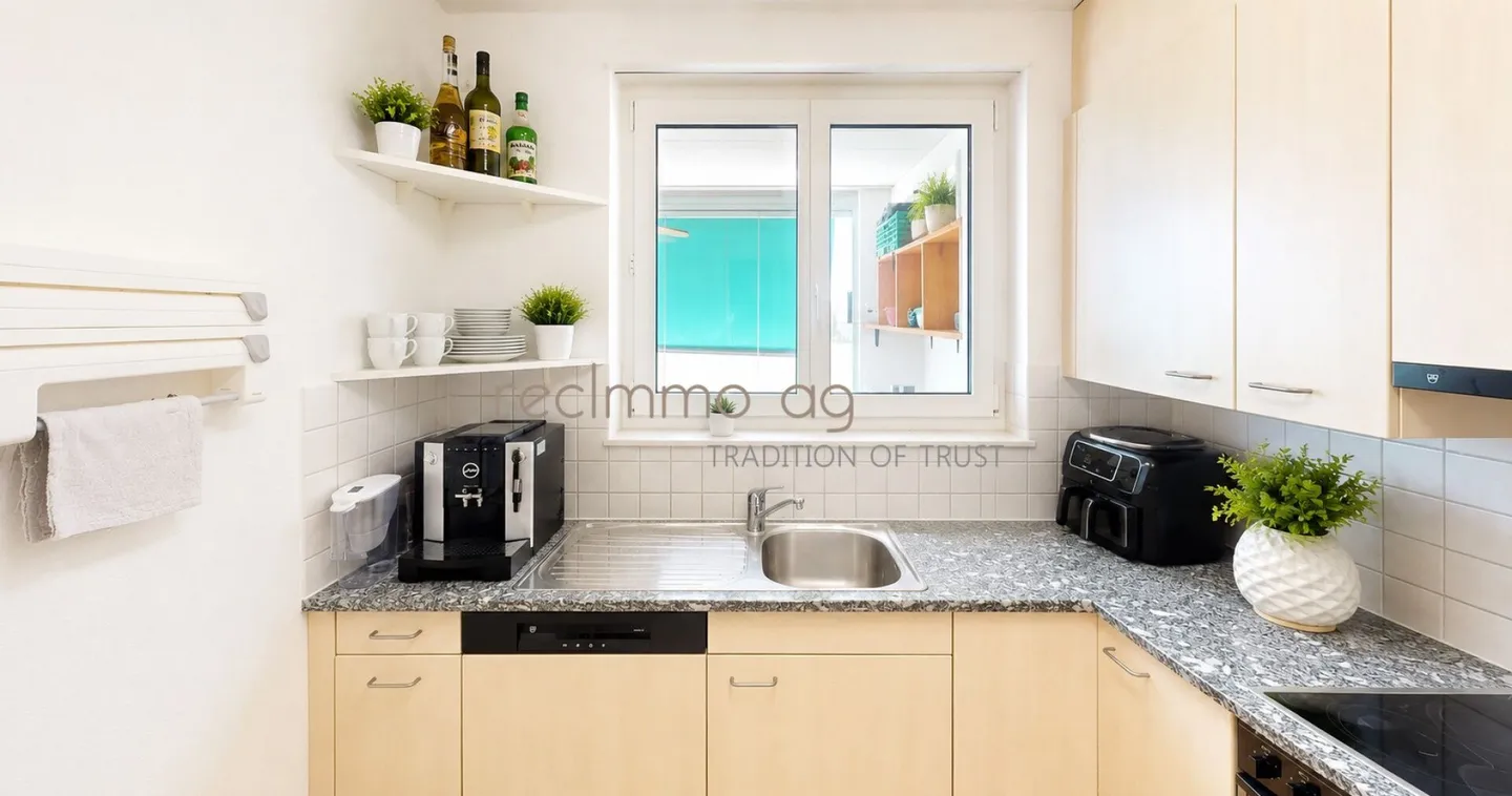Appartamento 3.5 camere ben curato con balcone vetrato e vista panoramica - Foto 5 di 9