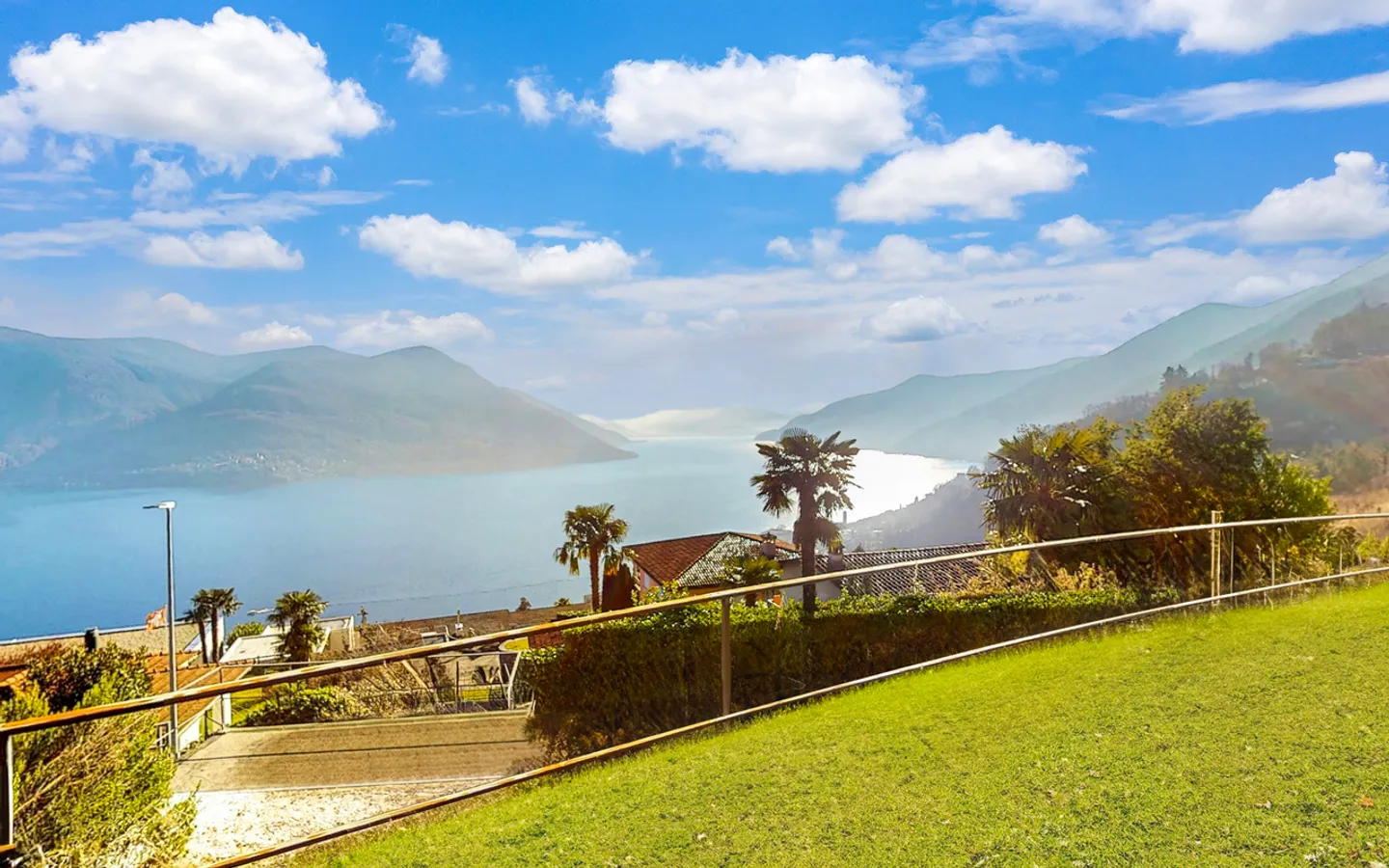 Casa vacanze unica con terreno adiacente - Foto 2 di 10