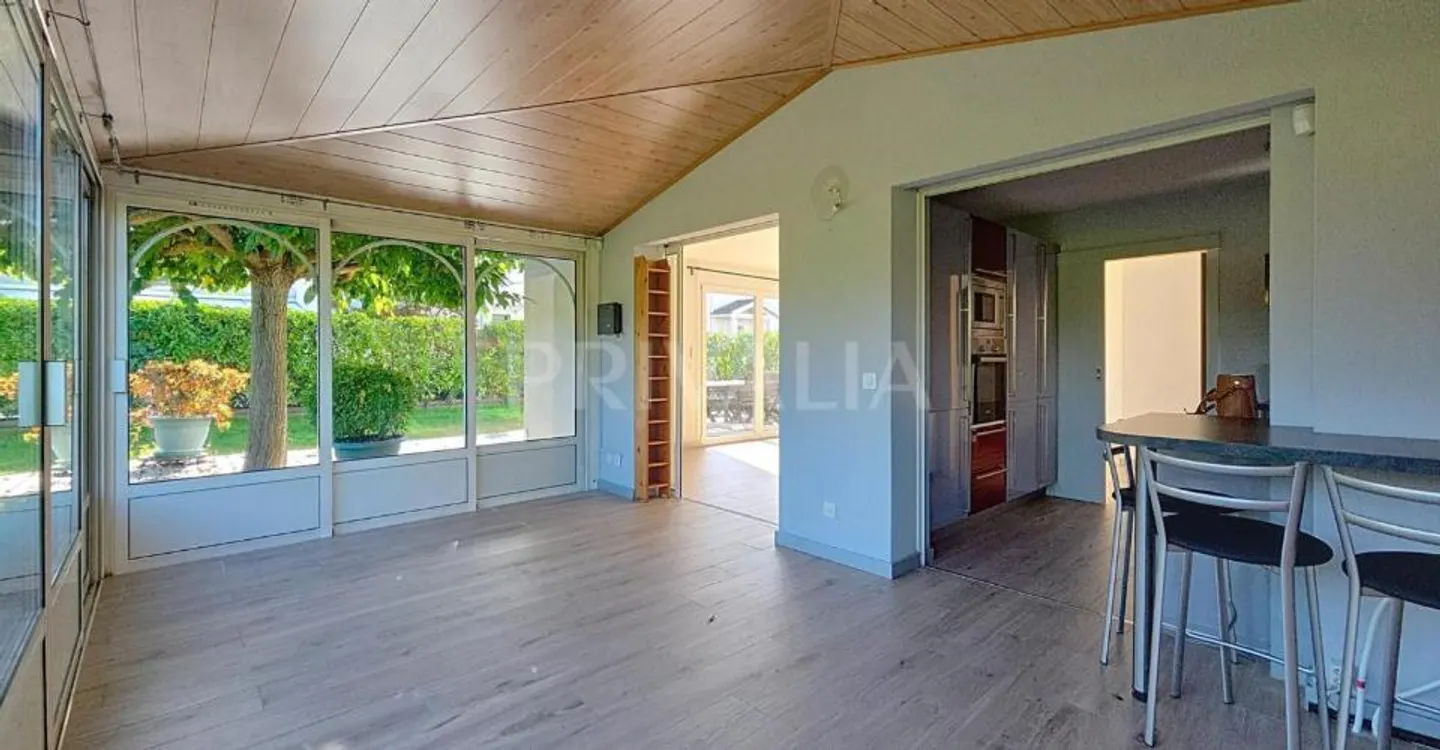 Belle maison mitoyenne en pignon avec jardin exposé plein sud - Foto 4 di 11