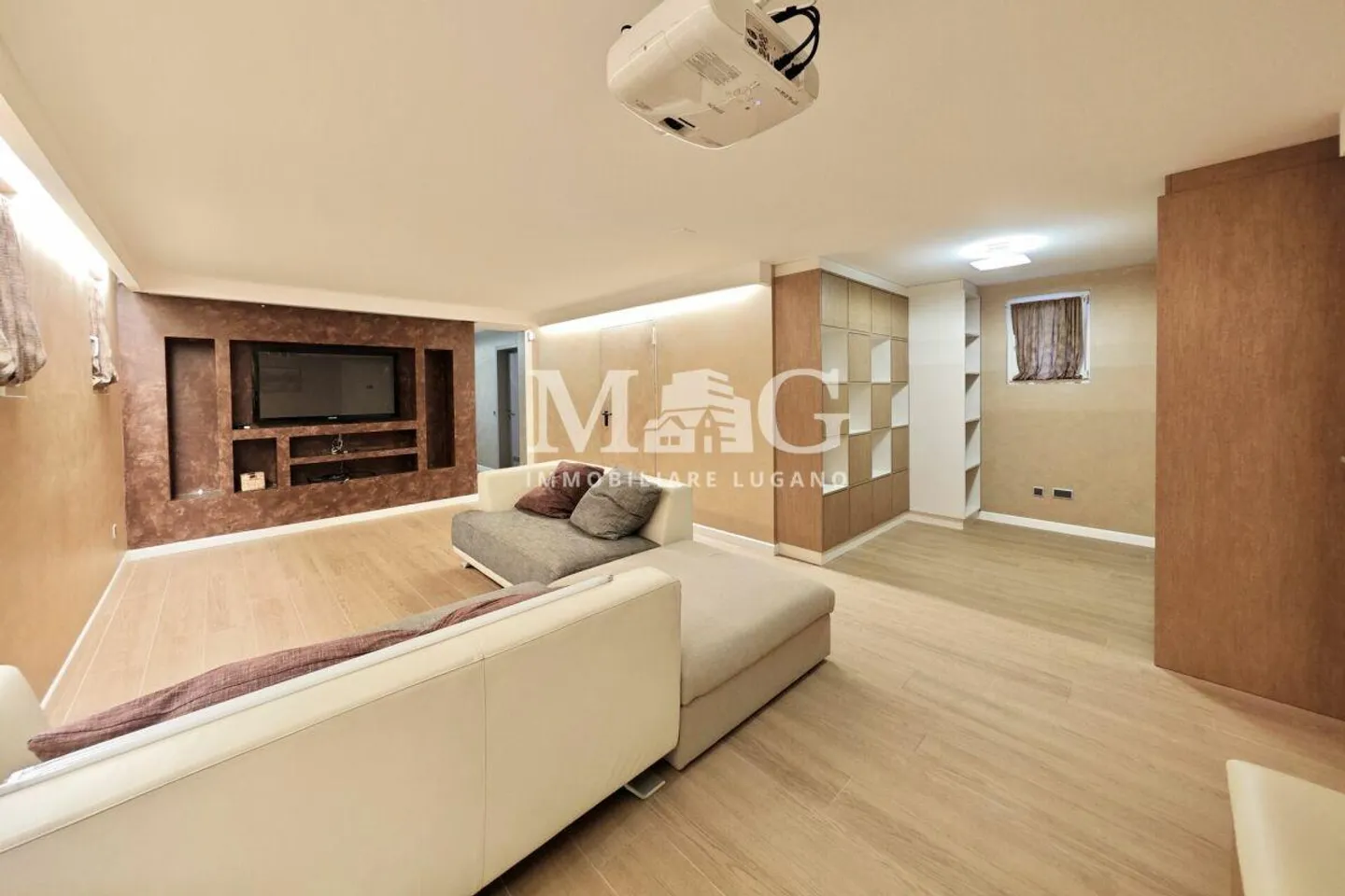 Montagnola, Collina d'Oro: Single-family villa with pool and lake view - Photo 13 of 21