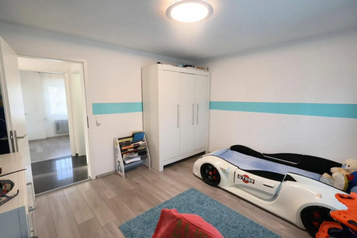 Spacious Family Home with Garden - Photo 13 of 18