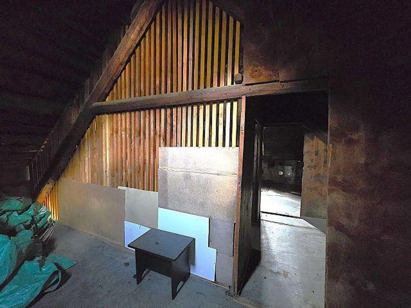 Grande casa di villaggio da ristrutturare in una posizione centrale, tranquilla e soleggiata ... - Foto 19 di 34