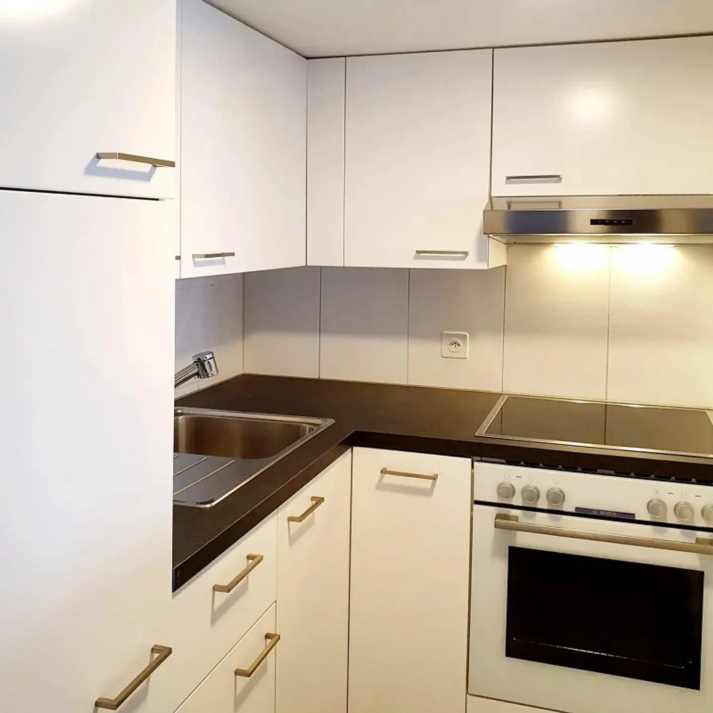 Top renoviert: Stilvolle 2.5 Zimmer-Wohnung im Herzen der Stadt - Foto 10 di 10