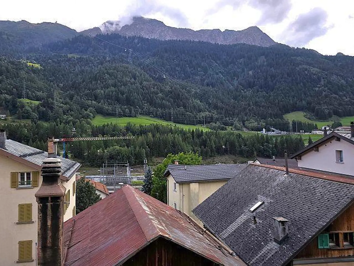 Grande casa di villaggio da ristrutturare in una posizione centrale, tranquilla e soleggiata ... - Foto 24 di 34