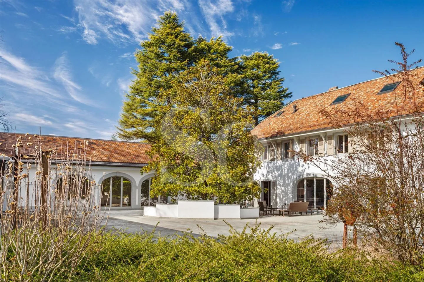 Family villa with character in the heart of Terre-Sainte (VD) - Photo 1 of 13