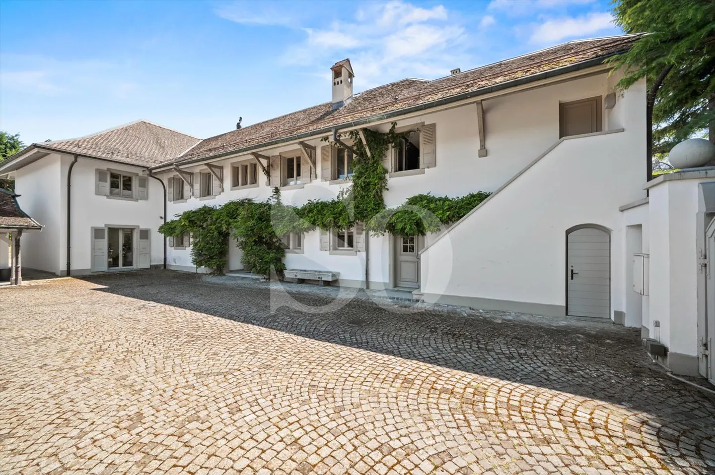 Family villa with character in the heart of Terre-Sainte (VD) - Photo 3 of 13