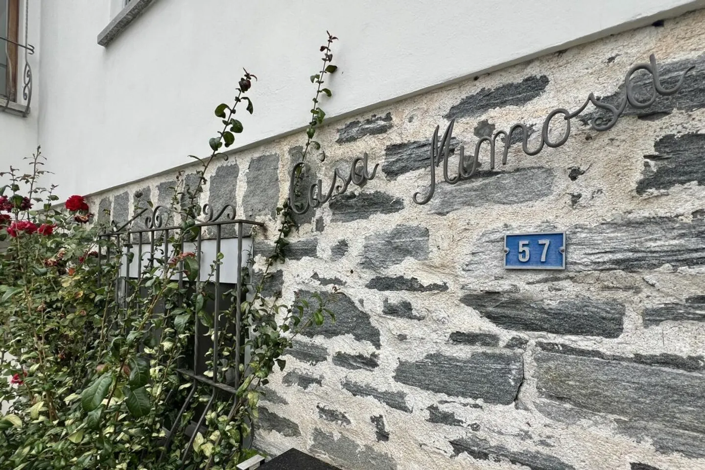 Appartamento 4,5 locali in una casa bifamiliare con vista lago a 180°, grande terrazza solare e giardino privato - Foto 50 di 50