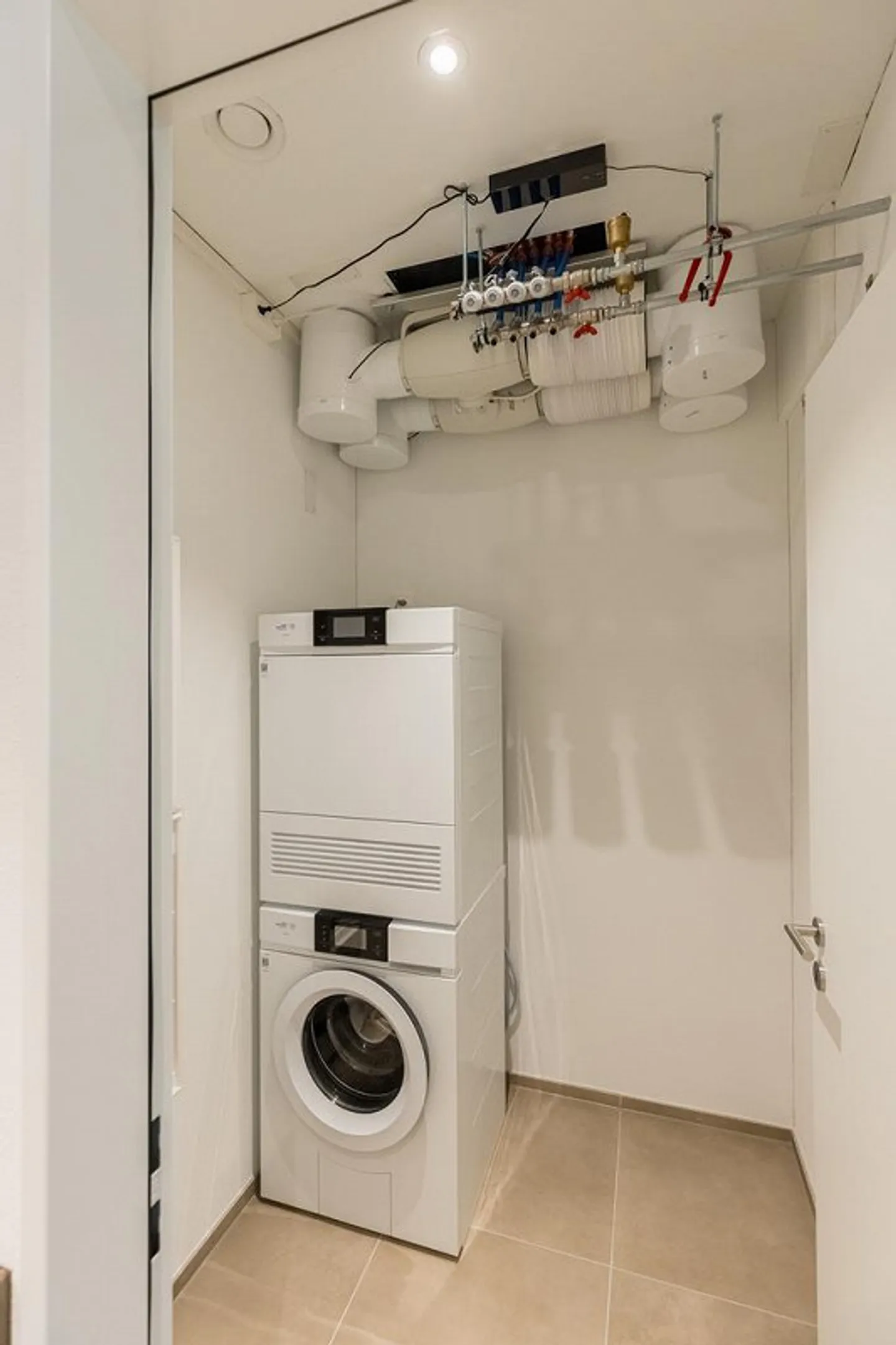 Moderne 2.5-Zimmerwohnung - Foto 9 von 11