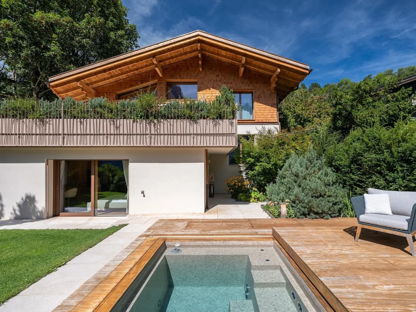 Alpine Luxury in Perfection - Photo 1 of 8