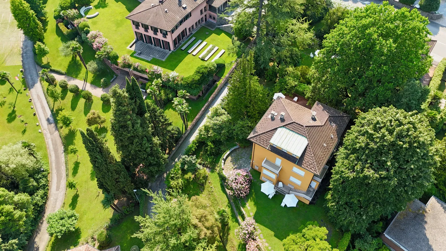 Villa di Prestigio con Splendido Parco vicino al centro di Lugano - Foto 2 di 5