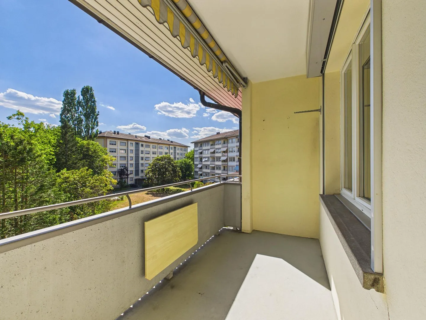 Freshly renovated & bright 4.5-room apartment in a central location - Photo 2 of 21