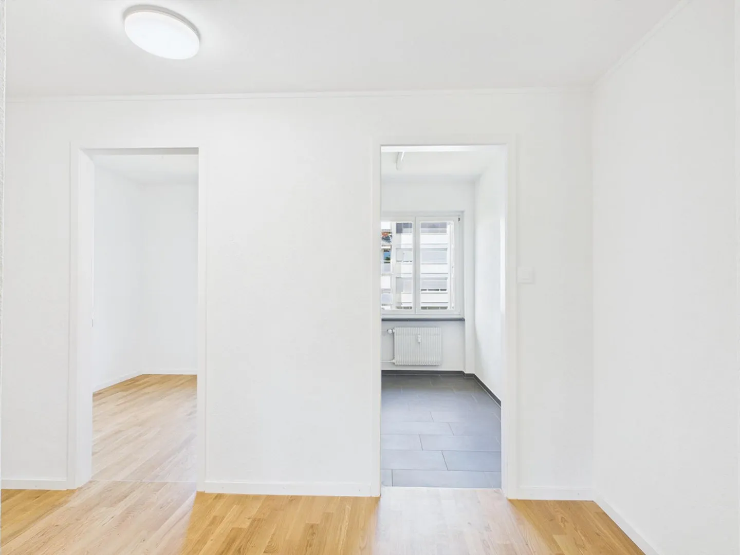 Freshly renovated & bright 4.5-room apartment in a central location - Photo 9 of 21