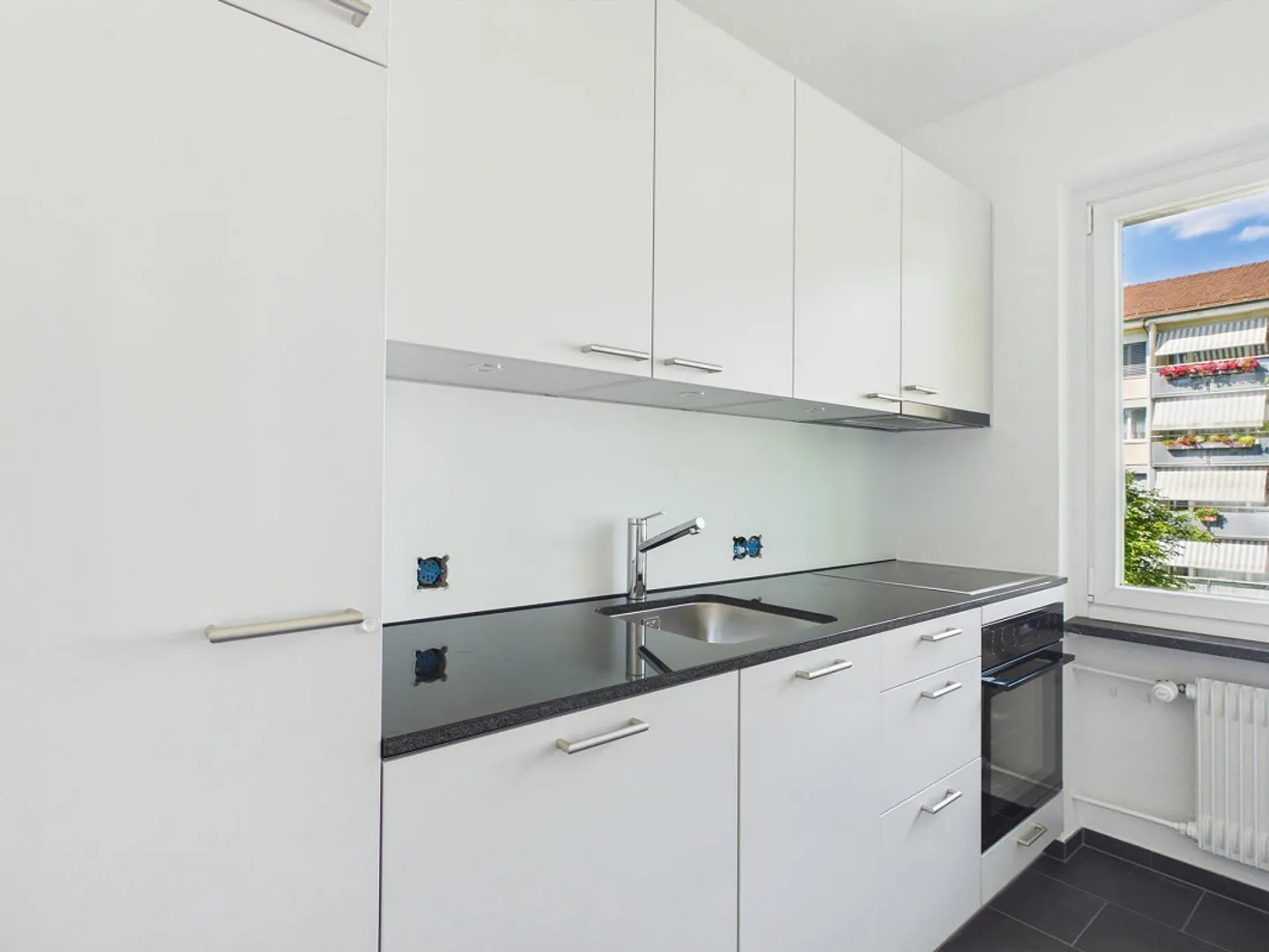 Freshly renovated & bright 4.5-room apartment in a central location - Photo 10 of 21