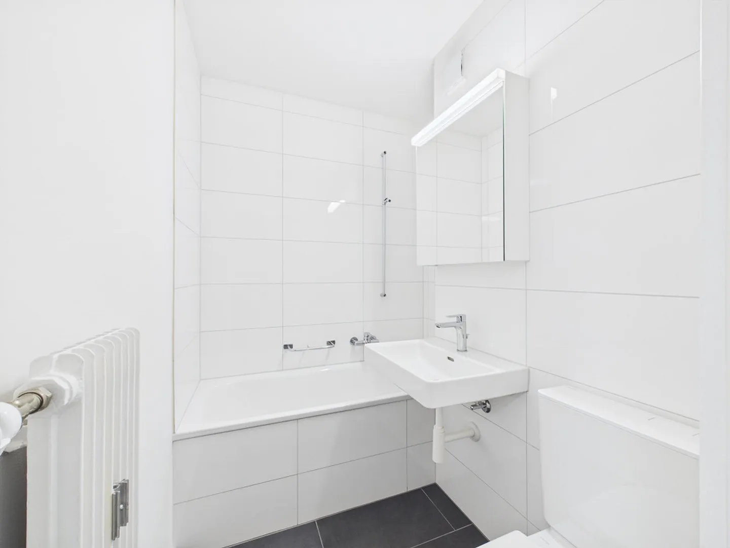 Freshly renovated & bright 4.5-room apartment in a central location - Photo 16 of 21