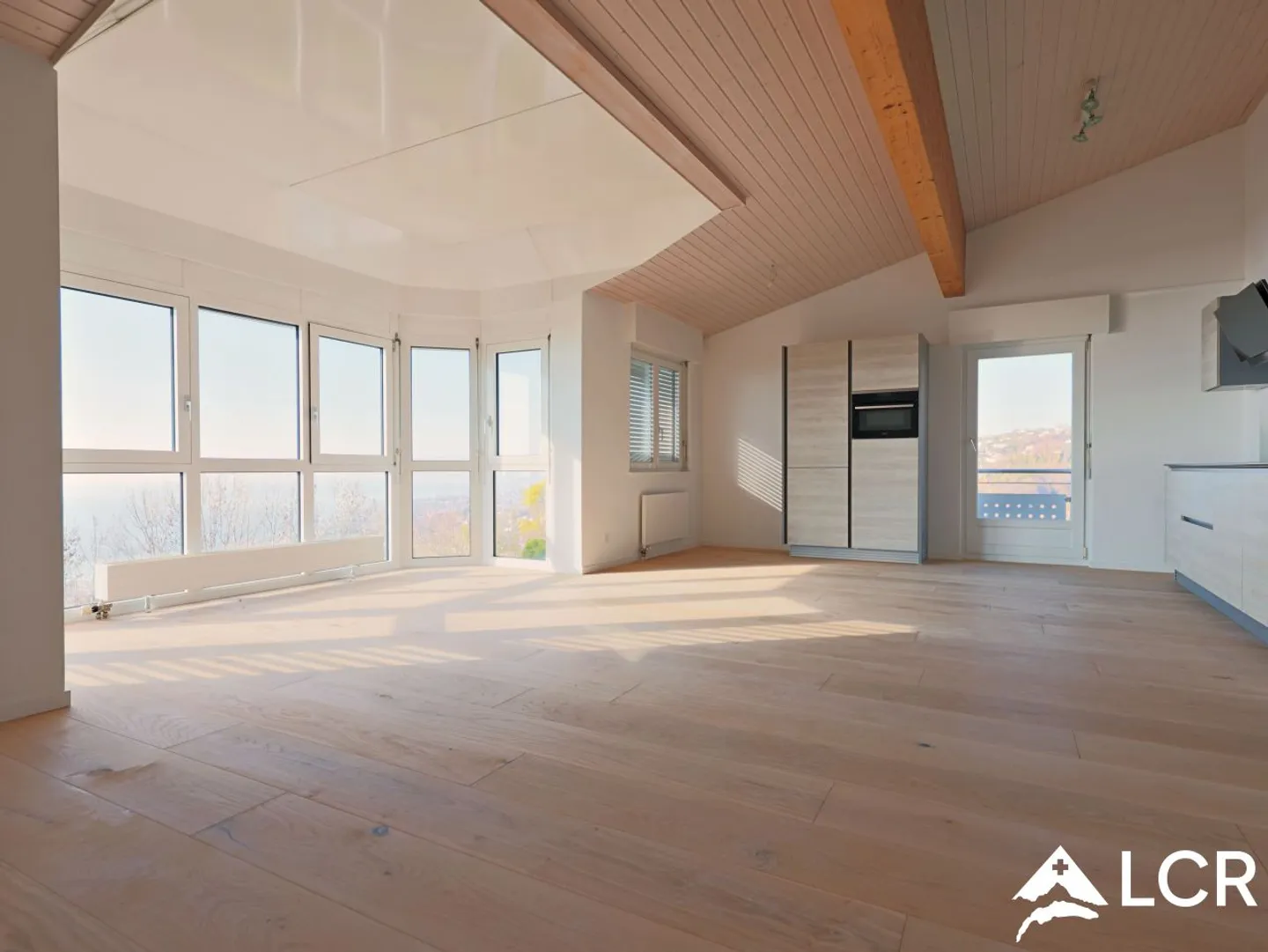 Appartamento Magnifico 3,5 Stanze / 2 Camere / Vista mozzafiato sul Lago e sulle Montagne - Foto 3 di 12