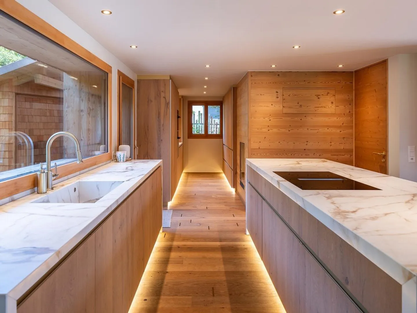 Alpine Luxury in Perfection - Photo 6 of 8